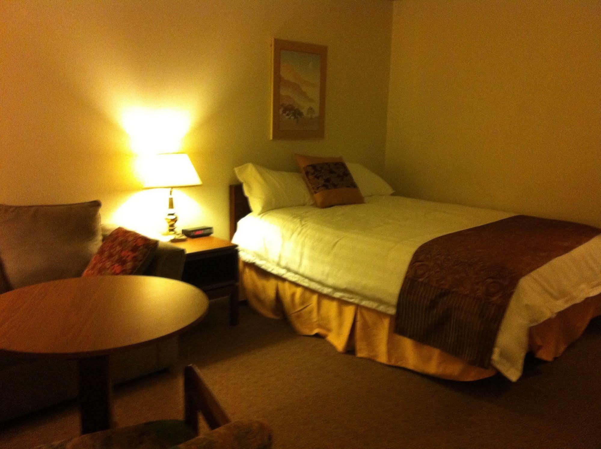 Redwood Motor Inn Brandon Eksteriør billede
